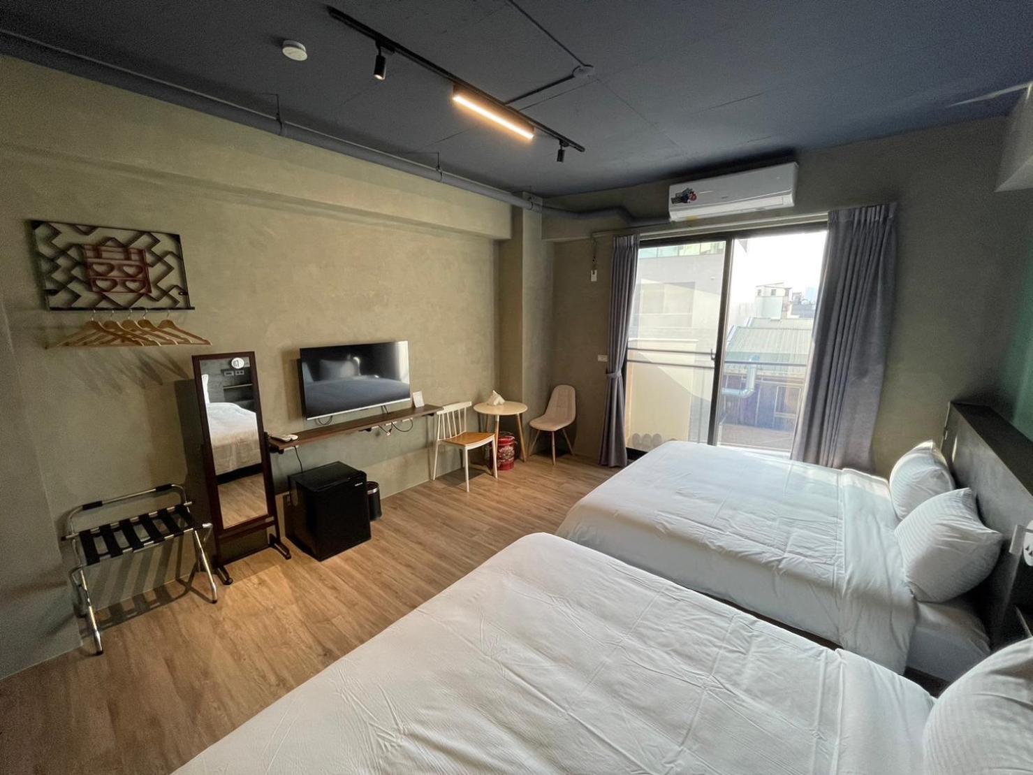 Long Lang Homestay Tainan Exterior foto
